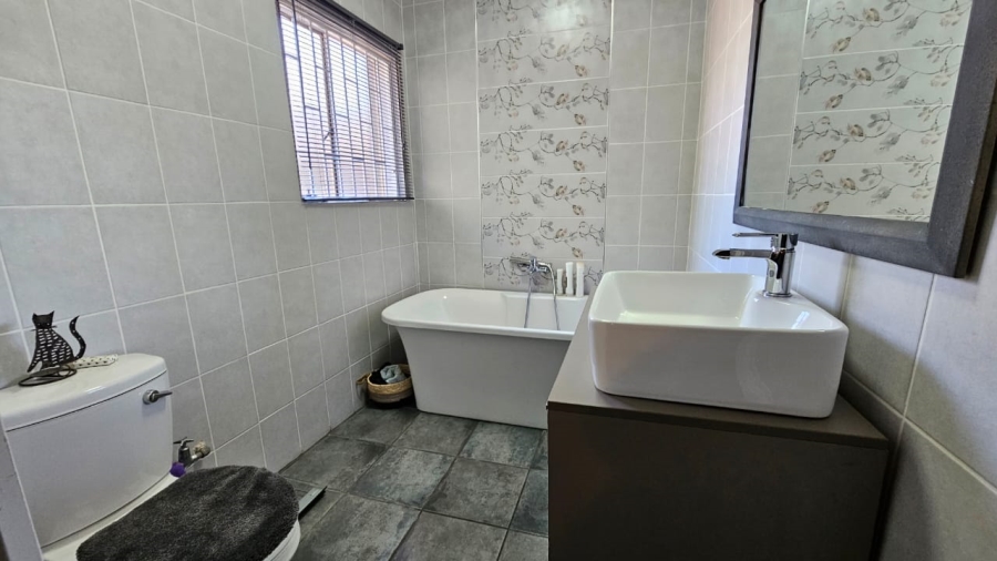 3 Bedroom Property for Sale in Sasolburg Ext 11 Free State